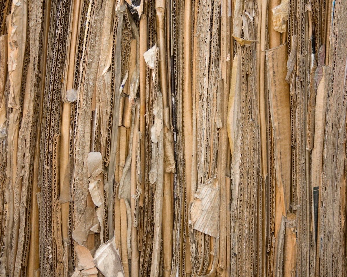 The cut edges of corrugated board, layers visible